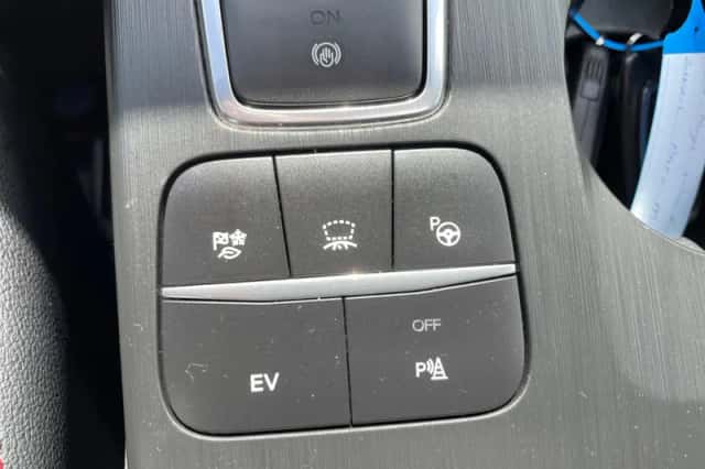 Ford Kuga (2021) thumbnail 22