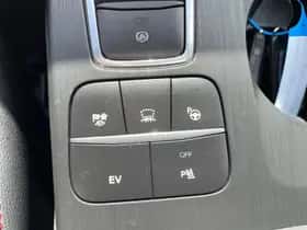 Ford Kuga (2021) thumbnail 22