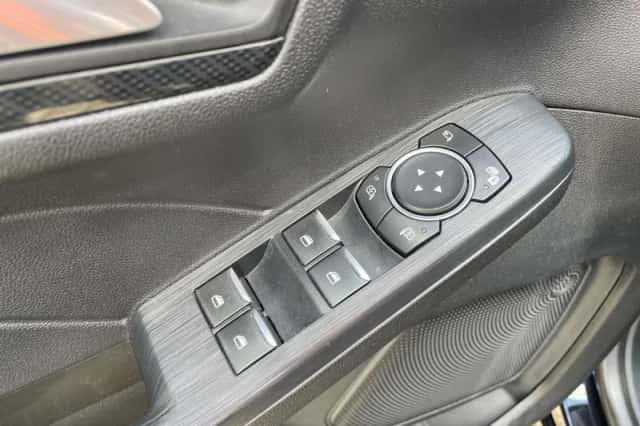 Ford Kuga (2021) thumbnail 25