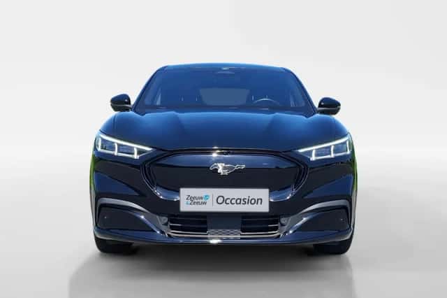 Ford Mustang Mach-E (2024) thumbnail 2