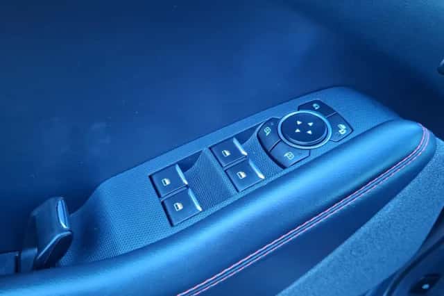 Ford Mustang Mach-E (2024) thumbnail 24