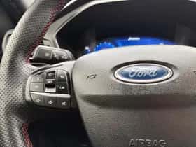 Ford Kuga (2023) thumbnail 12