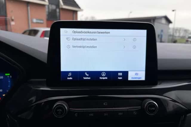 Ford Kuga (2023) thumbnail 14