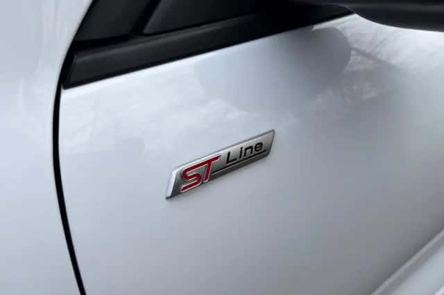 Ford Kuga (2023) thumbnail 38
