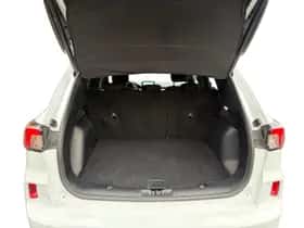 Ford Kuga (2023) thumbnail 39