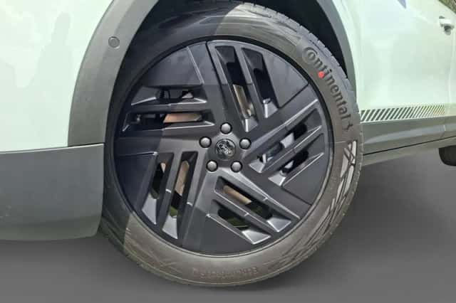 Ford Explorer (2026) thumbnail 2