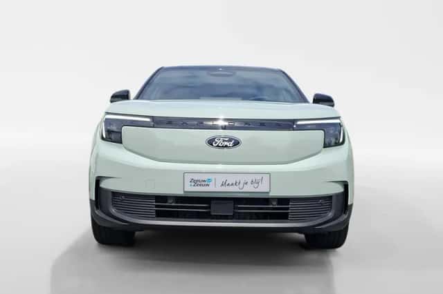 Ford Explorer (2026) thumbnail 3