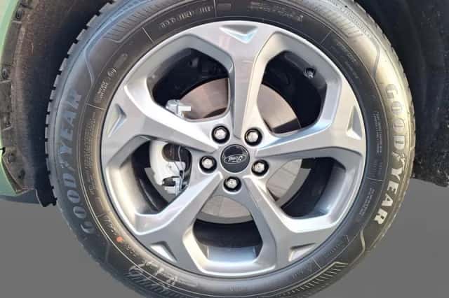 Ford Kuga (2026) thumbnail 2