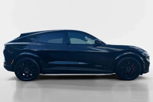 Ford Mustang Mach-E (2026) thumbnail 5