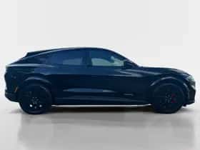 Ford Mustang Mach-E (2026) thumbnail 5