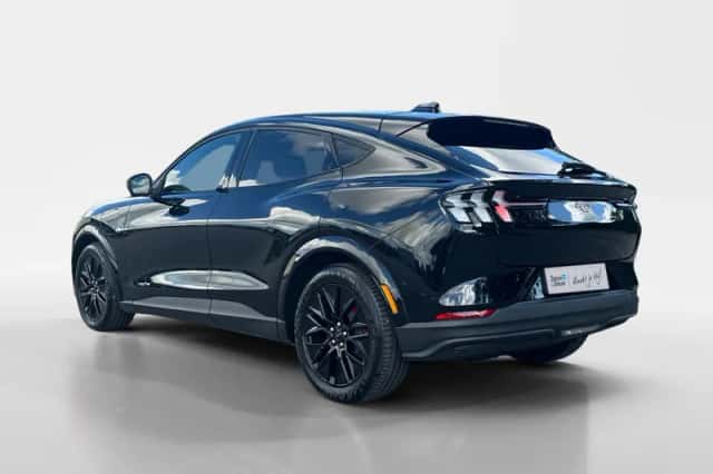 Ford Mustang Mach-E (2026) thumbnail 10