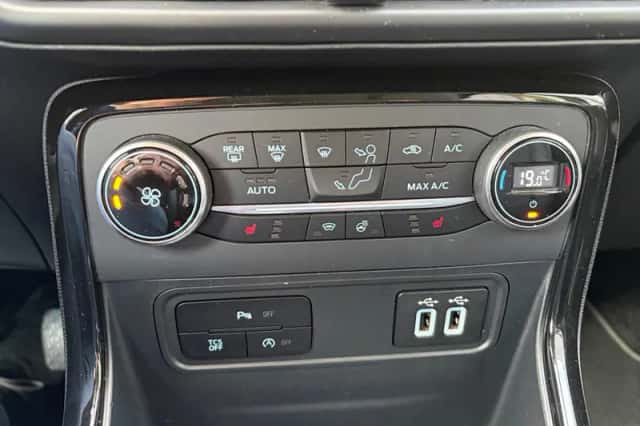 Ford EcoSport (2018) thumbnail 32