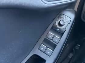 Ford Fiesta (2021) thumbnail 23