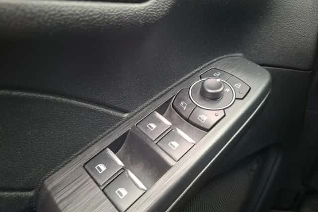 Ford Kuga (2023) thumbnail 15