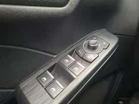 Ford Kuga (2023) thumbnail 15