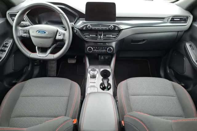 Ford Kuga (2023) thumbnail 16