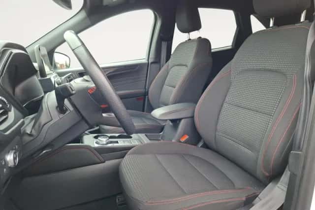 Ford Kuga (2023) thumbnail 17