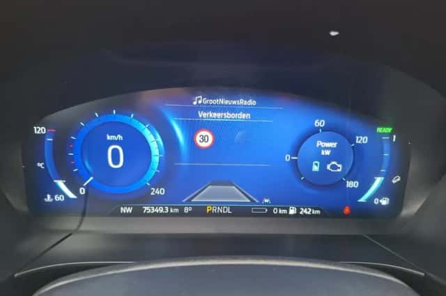 Ford Kuga (2023) thumbnail 25