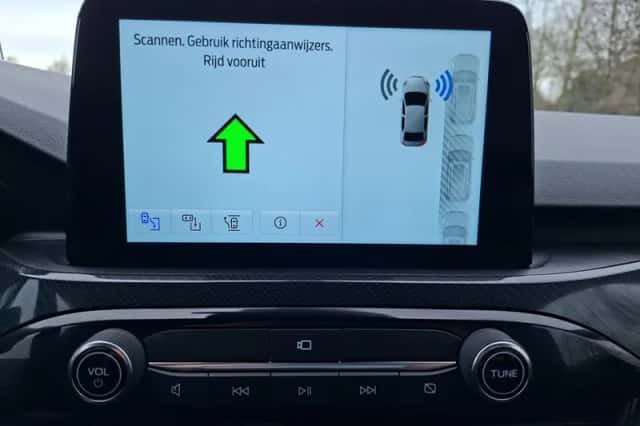 Ford Kuga (2023) thumbnail 31