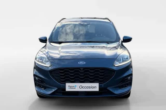 Ford Kuga (2022) thumbnail 2