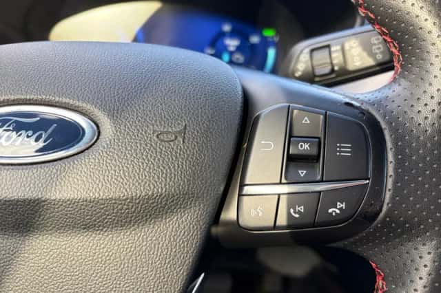 Ford Kuga (2022) thumbnail 17