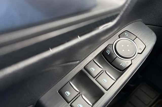 Ford Kuga (2022) thumbnail 32
