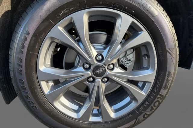 Ford Kuga (2022) thumbnail 8