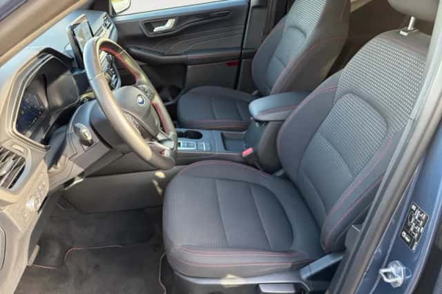 Ford Kuga (2022) thumbnail 9