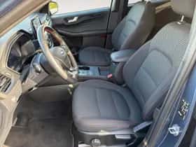 Ford Kuga (2022) thumbnail 9