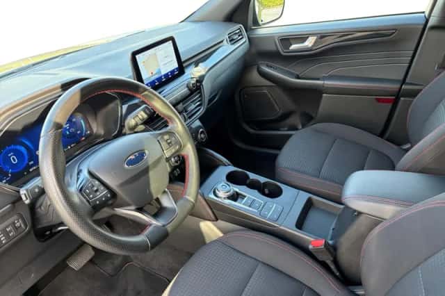 Ford Kuga (2022) thumbnail 10