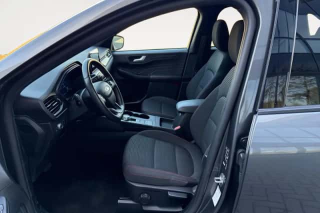 Ford Kuga (2023) thumbnail 17