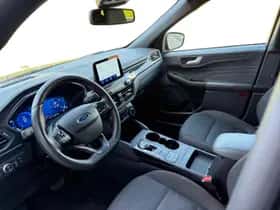 Ford Kuga (2023) thumbnail 18