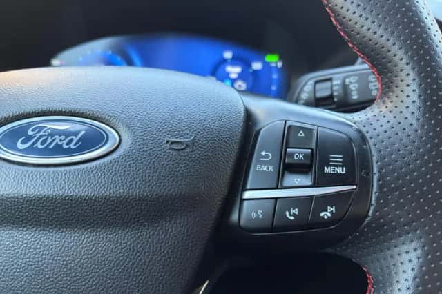 Ford Kuga (2023) thumbnail 23