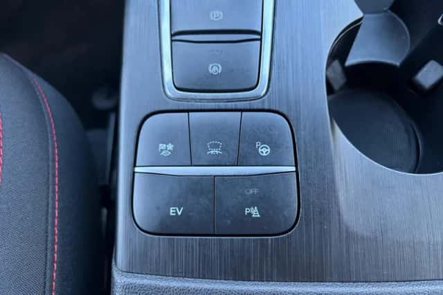 Ford Kuga (2023) thumbnail 35