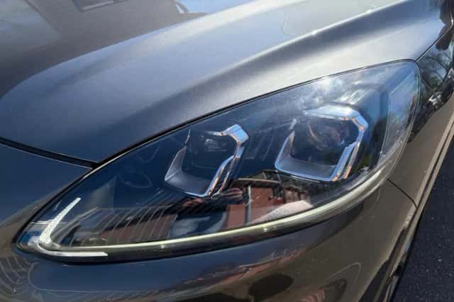 Ford Kuga (2023) thumbnail 8