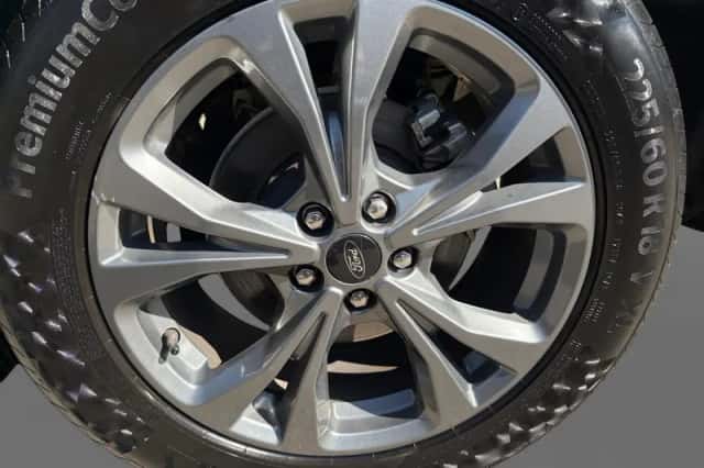 Ford Kuga (2023) thumbnail 9