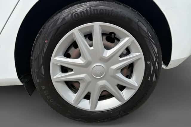 Ford Fiesta (2021) thumbnail 12