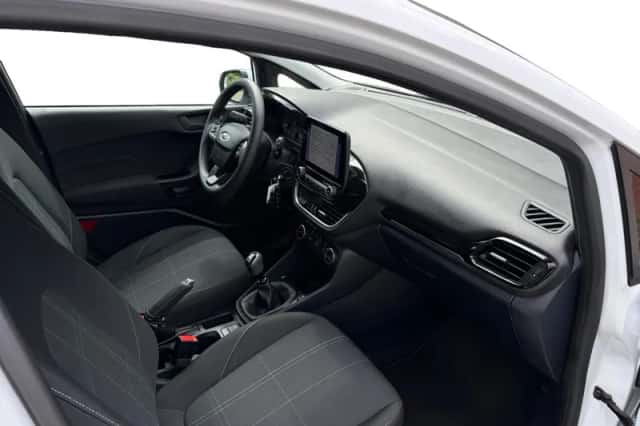 Ford Fiesta (2021) thumbnail 3