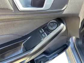 Ford Fiesta (2016) thumbnail 23