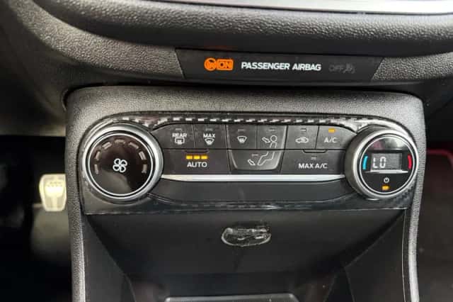 Ford Fiesta (2018) thumbnail 18