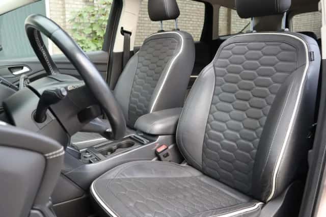 Ford Kuga (2017) thumbnail 13