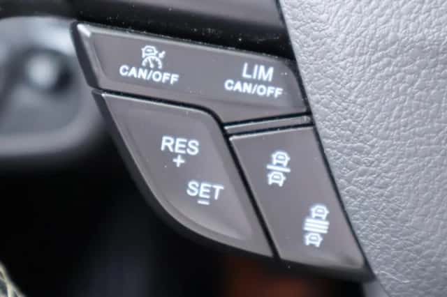 Ford Kuga (2017) thumbnail 23