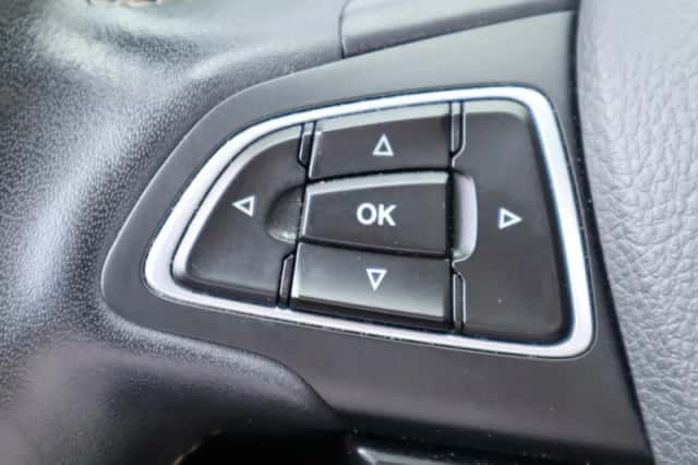 Ford Kuga (2017) thumbnail 24