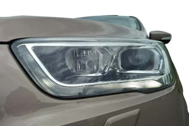 Ford Kuga (2017) thumbnail 4