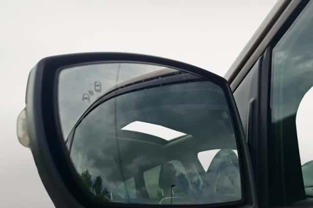 Ford Kuga (2017) thumbnail 8