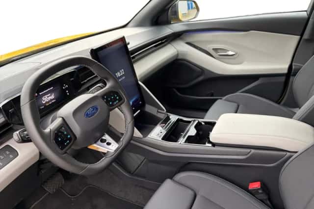 Ford Capri (2026) thumbnail 11