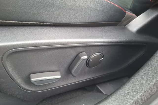 Ford Kuga (2023) thumbnail 3