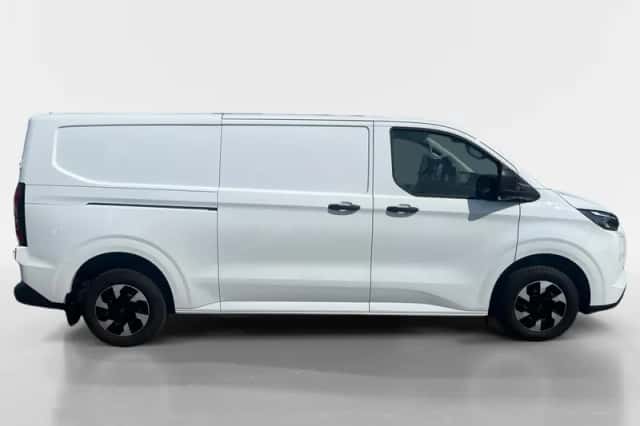 Ford E-Transit (2026) thumbnail 3