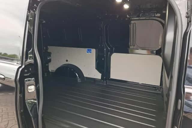 Ford E-Transit Custom (2026) thumbnail 5