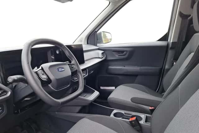 Ford E-Transit (2026) thumbnail 16